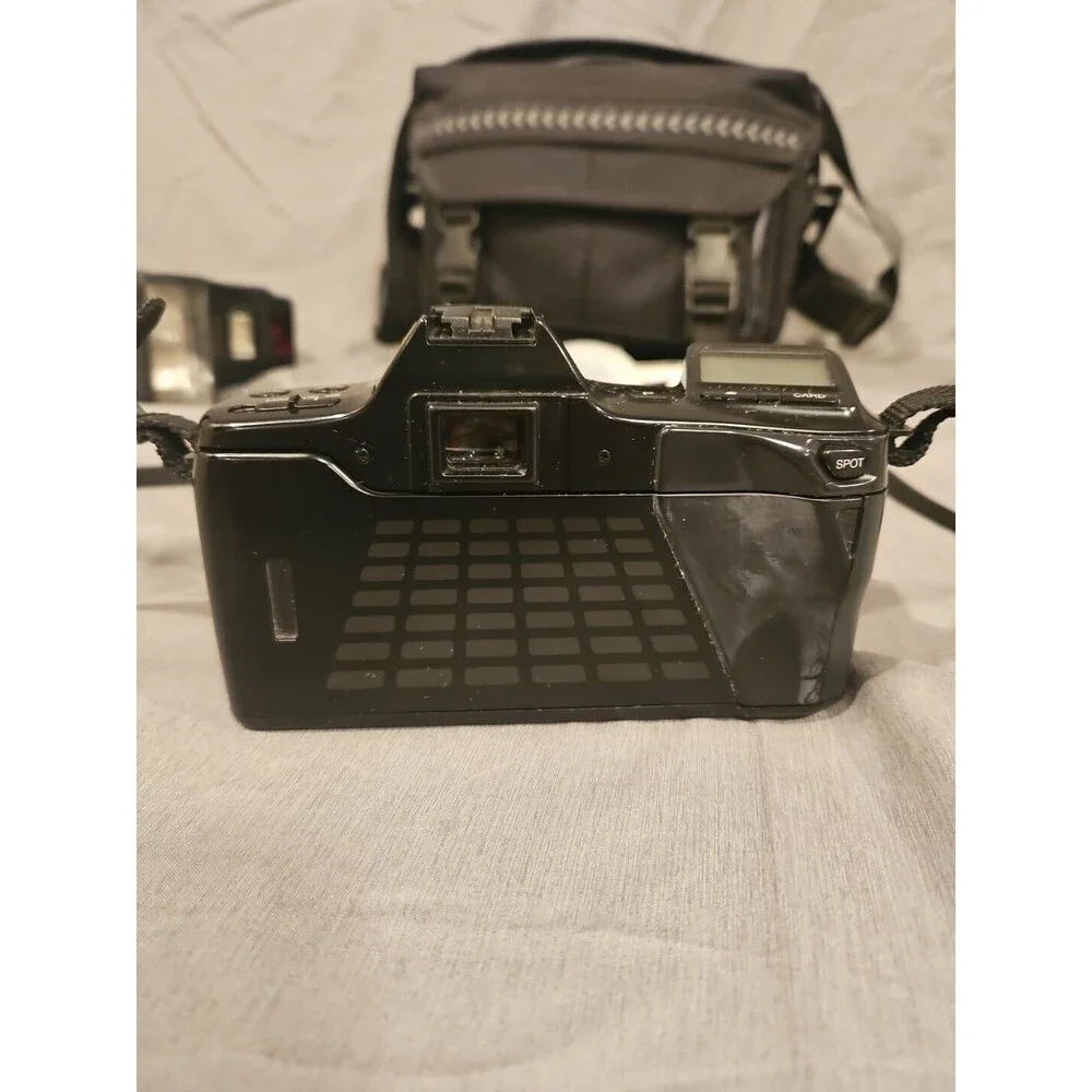 Vintage Minolta Maxxum 7000i Camera w/ Flash - Zoom Lens - Case - Accessories